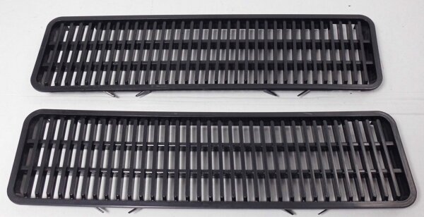 Lüftungsgittersatz für Motorhaube in schwarz (2 Teile) Lada 2103 & 2106