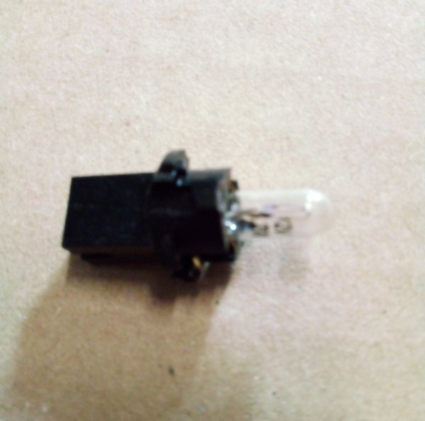 Glühlampe mit Sockel (12 V / 1,2 Watt)