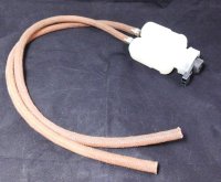 Bremsflüssigkeitsbehälter mit Schläuchen