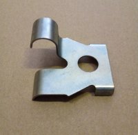 Halter Re für Bremsschlauch vorn Lada Niva