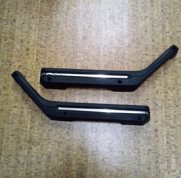 Armlehnensatz (2 Stück) vorn rechts und links für Lada 2103 & 2106